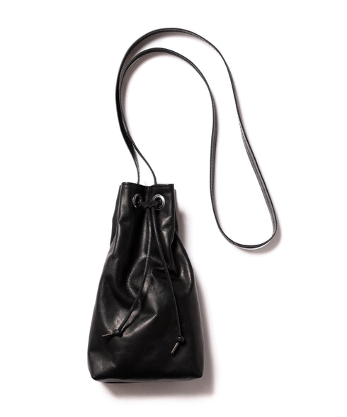 MR.OLIVE E.O.I / WATER PROOF LIGHT LEATHER / DRAWSTRING MINI SHOULDER BAG ミスターオリーブ イーオーアイ / ウォータープルーフウォッシャブルレザー / 巾着ミニショルダー